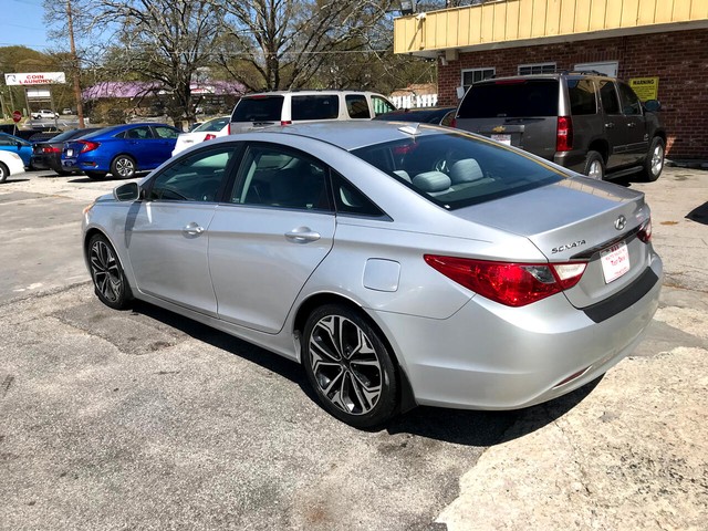Hyundai Sonata Vehicle Full-screen Gallery Image 7