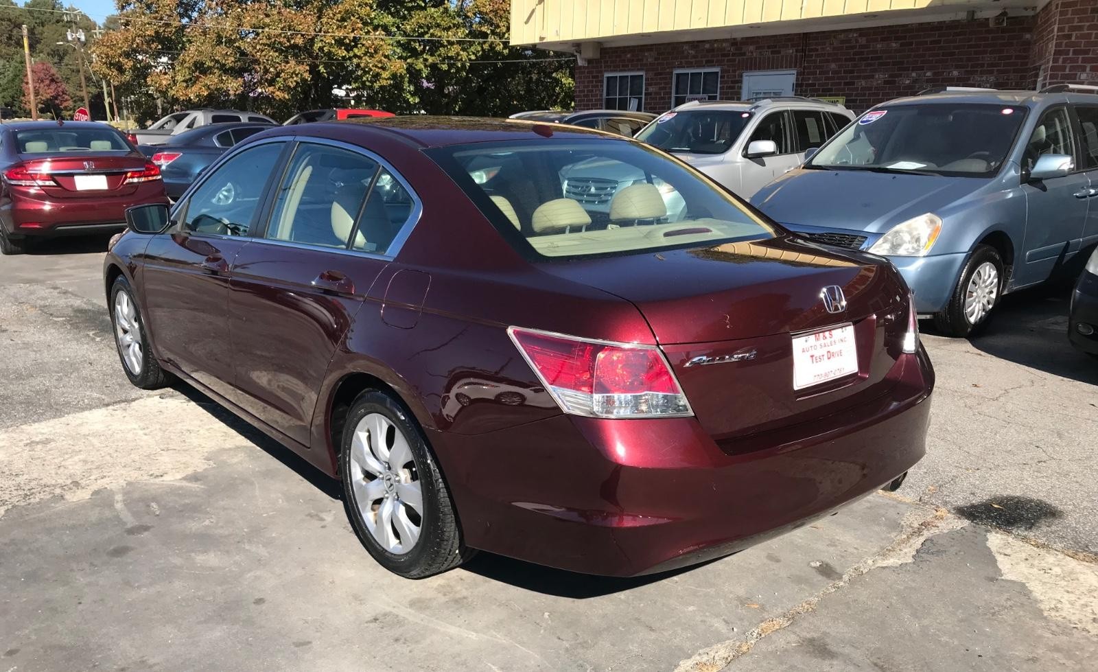 Honda Accord Sedan Vehicle Full-screen Gallery Image 5