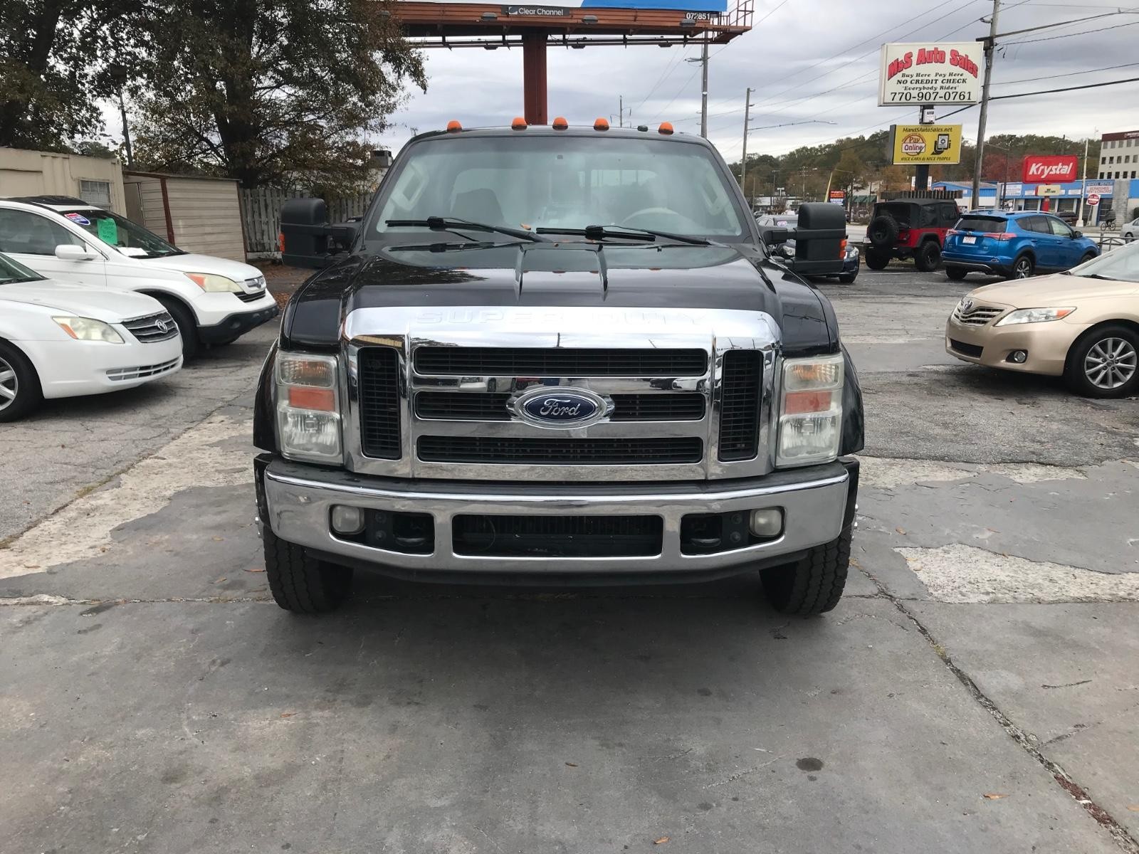 Ford Super Duty F-450 DRW Vehicle Full-screen Gallery Image 2