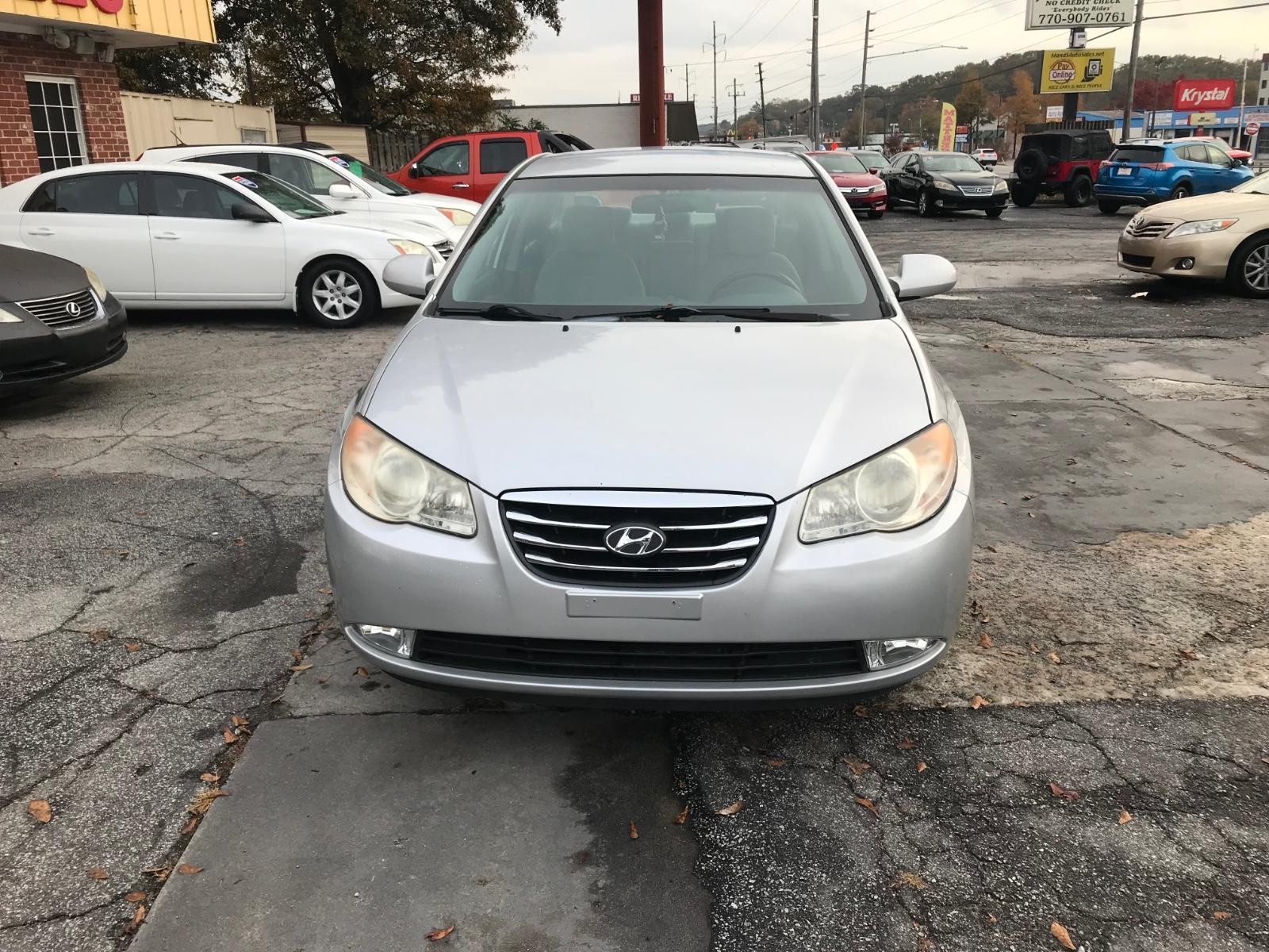 Hyundai Elantra Vehicle Full-screen Gallery Image 2