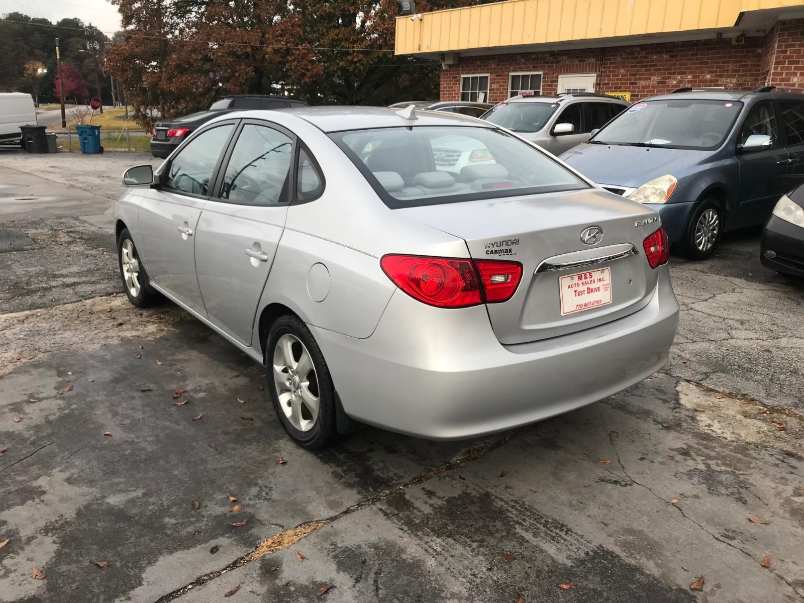 Hyundai Elantra Vehicle Full-screen Gallery Image 5