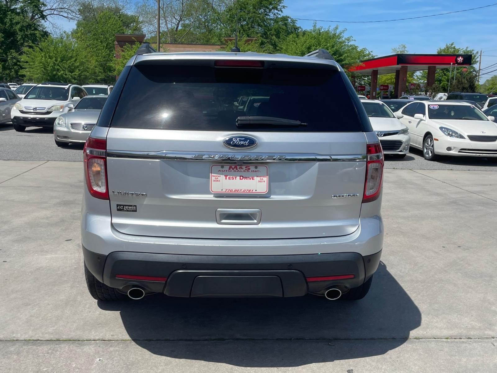 Ford Explorer Vehicle Full-screen Gallery Image 4