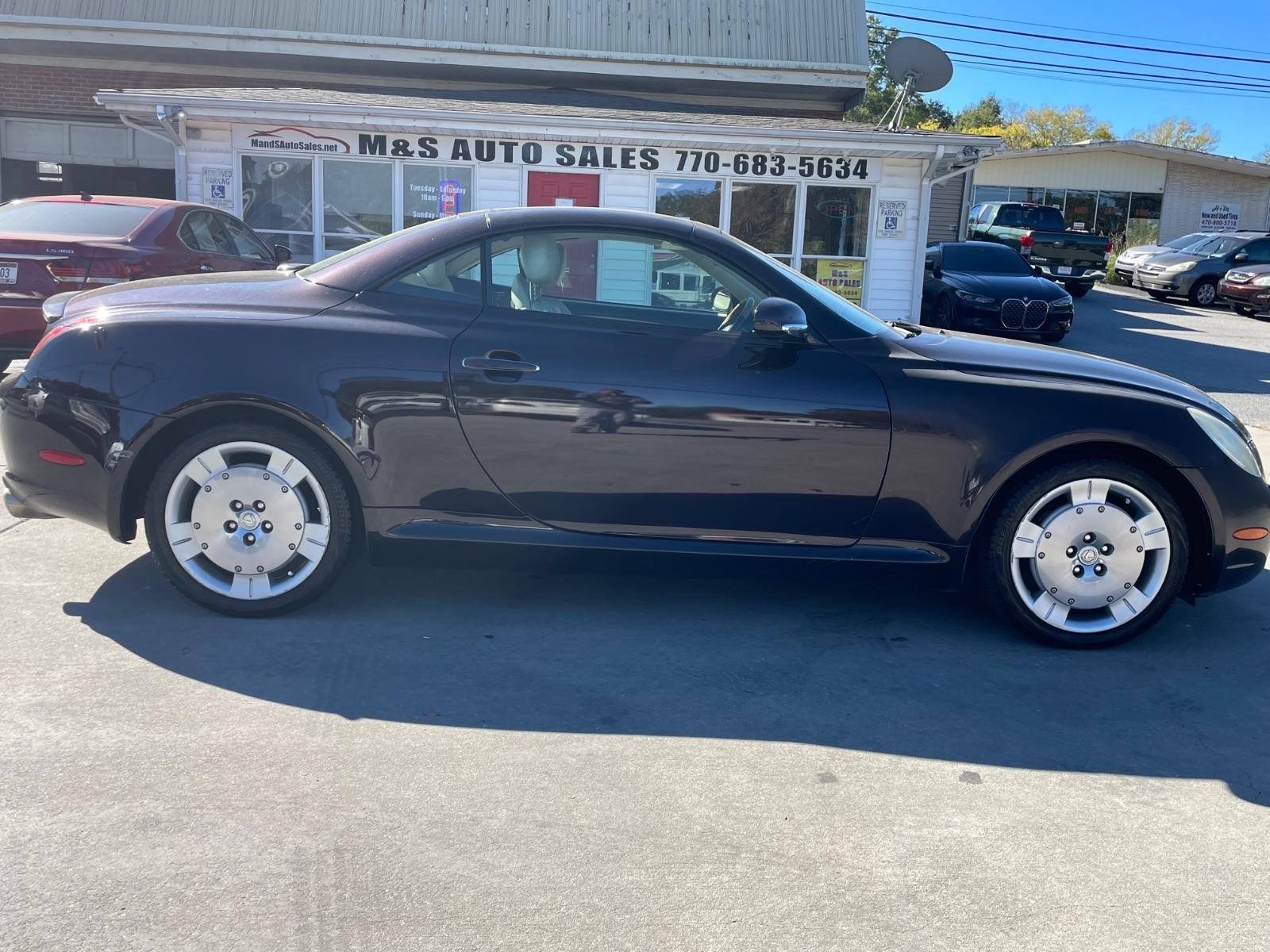 Lexus SC 430 Vehicle Full-screen Gallery Image 5