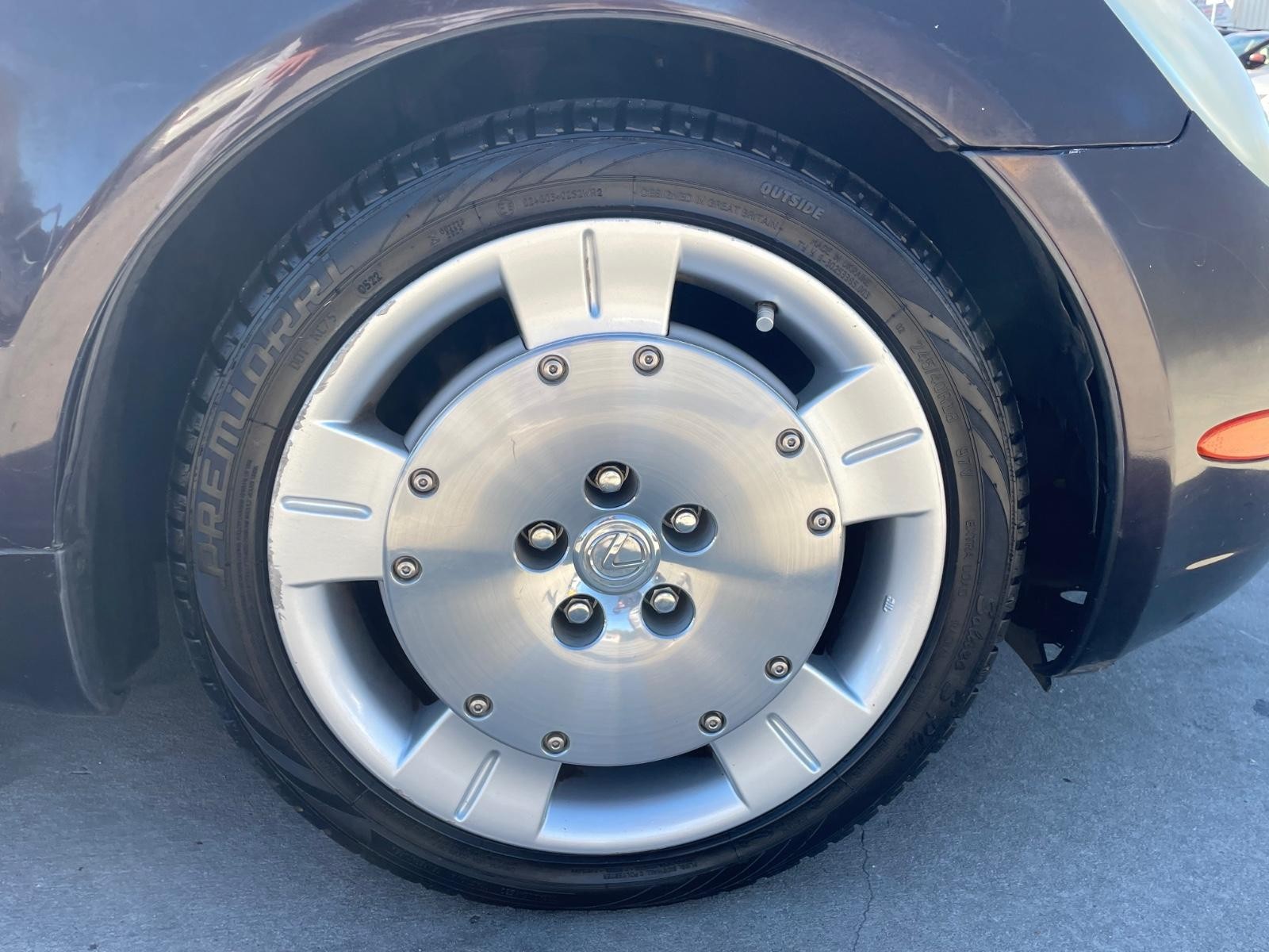 Lexus SC 430 Vehicle Full-screen Gallery Image 7