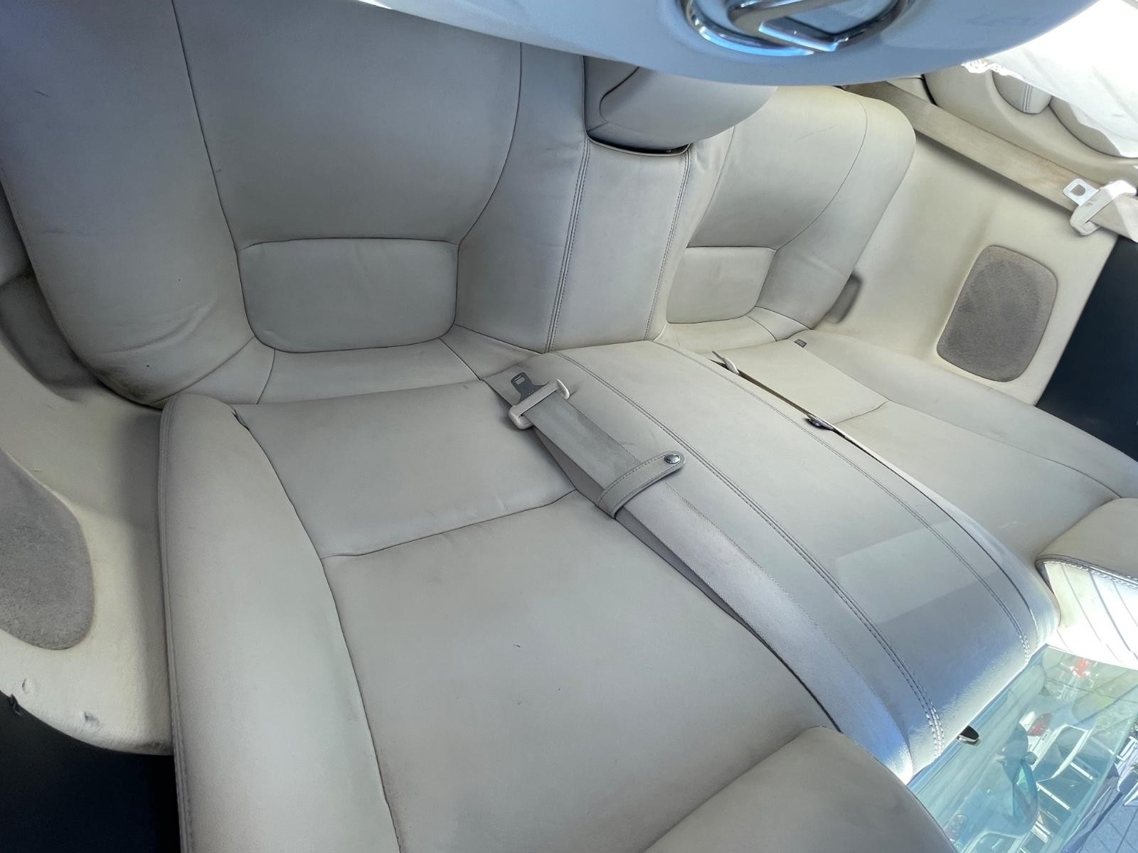 Lexus SC 430 Vehicle Full-screen Gallery Image 15