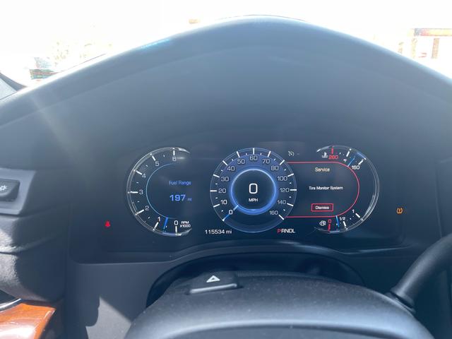 Cadillac Escalade Vehicle Full-screen Gallery Image 6