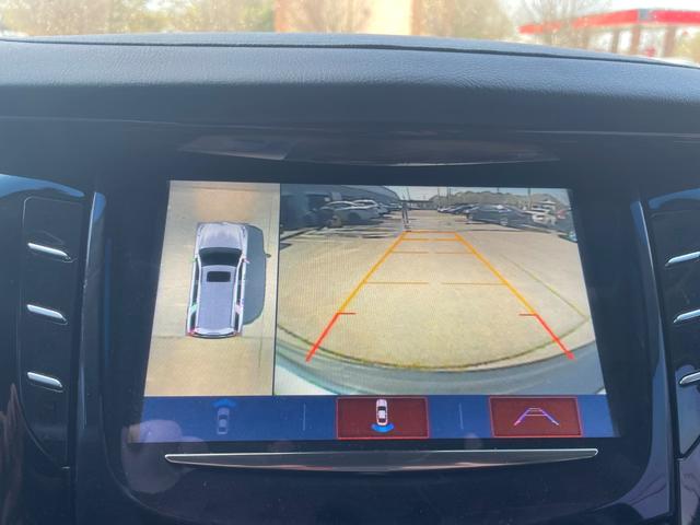 Cadillac Escalade Vehicle Full-screen Gallery Image 9