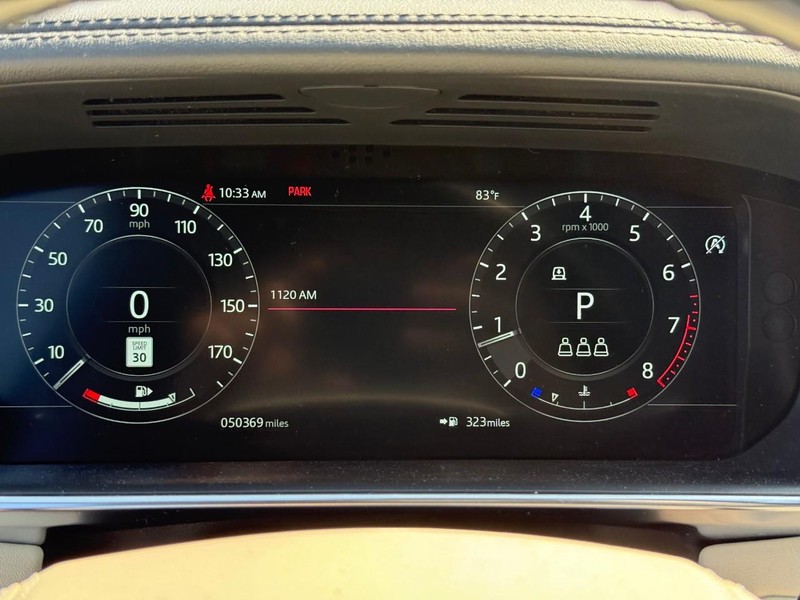 Land Rover Range Rover Vehicle Full-screen Gallery Image 24