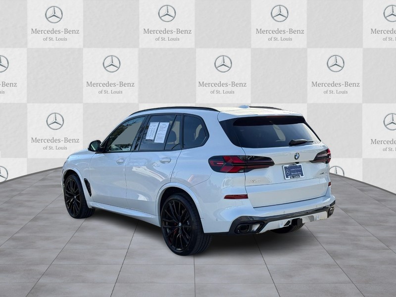BMW X5 Vehicle Full-screen Gallery Image 4