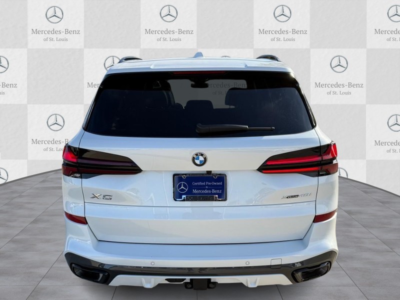 BMW X5 Vehicle Full-screen Gallery Image 6