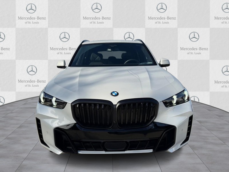 BMW X5 Vehicle Full-screen Gallery Image 7