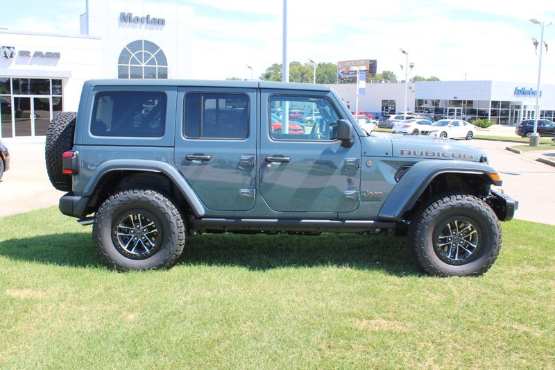 Jeep Wrangler Vehicle Full-screen Gallery Image 4