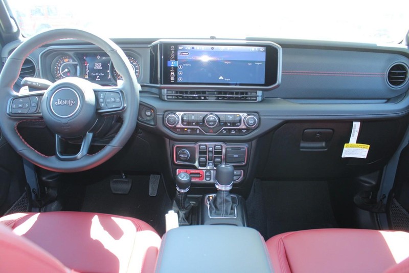 Jeep Wrangler Vehicle Full-screen Gallery Image 10