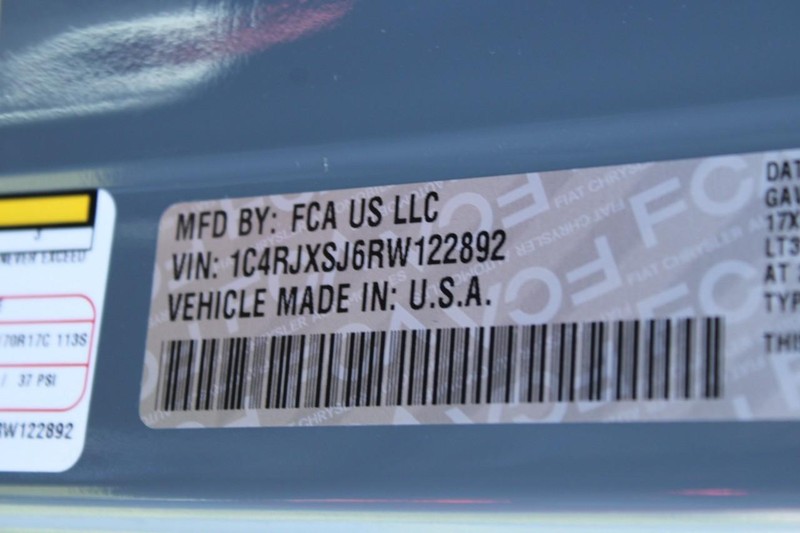 Jeep Wrangler Vehicle Full-screen Gallery Image 23