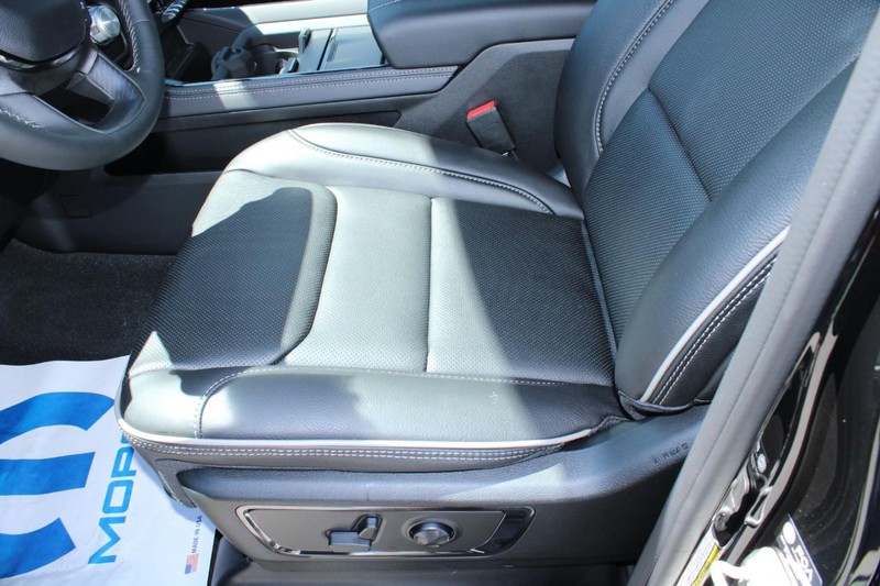 Ram 1500 Vehicle Full-screen Gallery Image 22