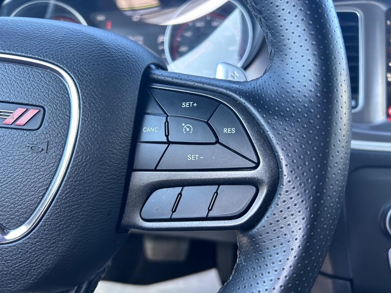 Dodge Charger Vehicle Full-screen Gallery Image 12
