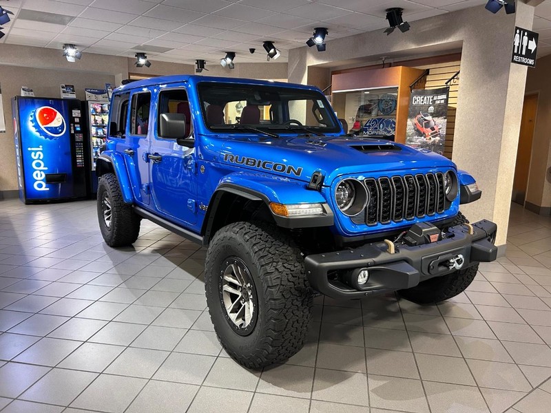Jeep Wrangler Vehicle Full-screen Gallery Image 3
