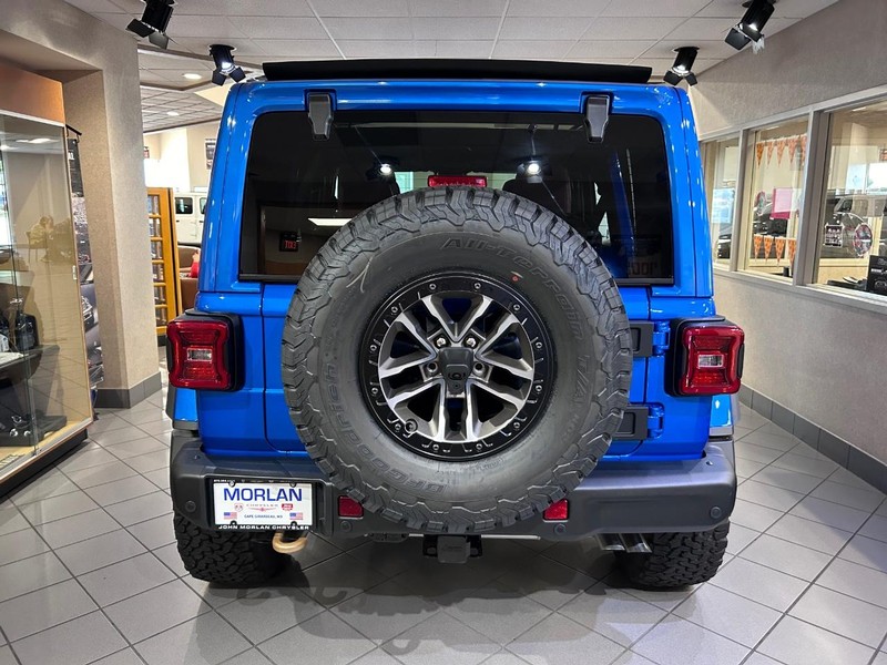 Jeep Wrangler Vehicle Full-screen Gallery Image 5