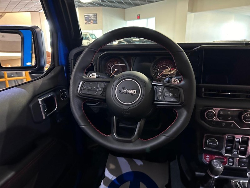 Jeep Wrangler Vehicle Full-screen Gallery Image 10