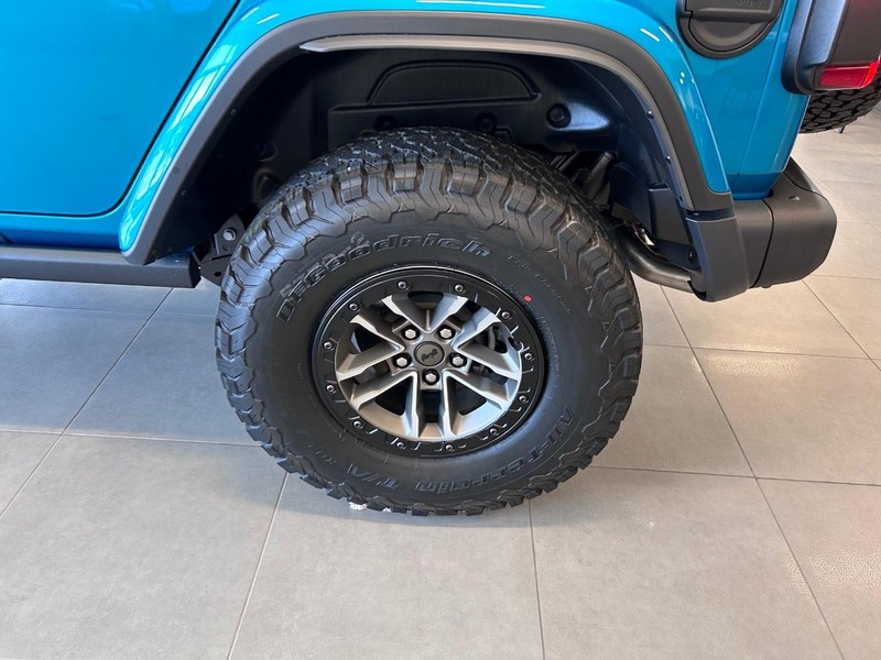 Jeep Wrangler Vehicle Full-screen Gallery Image 7