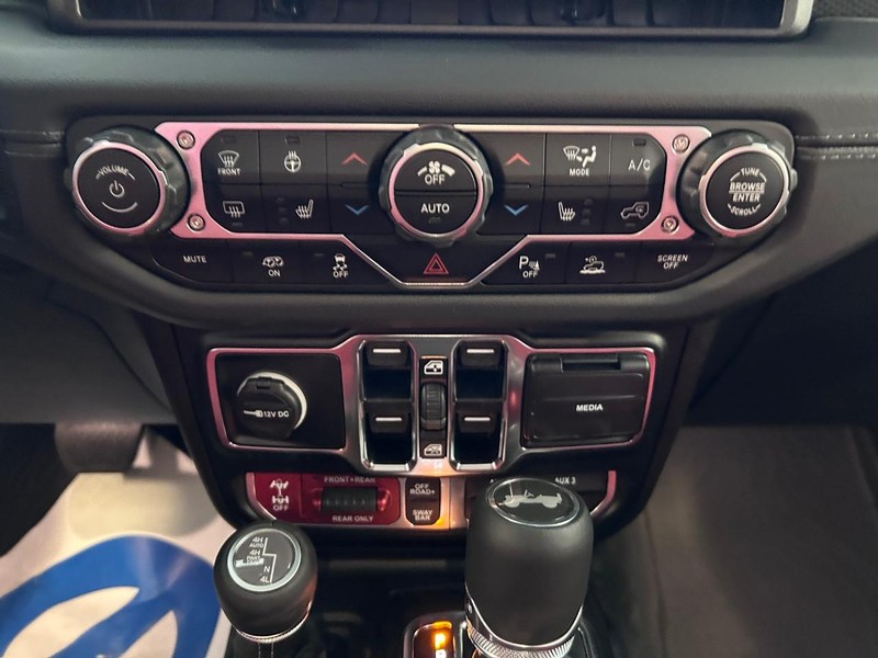 Jeep Wrangler Vehicle Full-screen Gallery Image 14