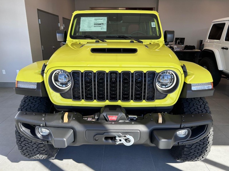 Jeep Wrangler Vehicle Full-screen Gallery Image 2