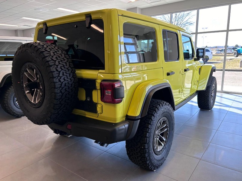 Jeep Wrangler Vehicle Full-screen Gallery Image 4