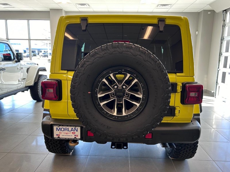Jeep Wrangler Vehicle Full-screen Gallery Image 5