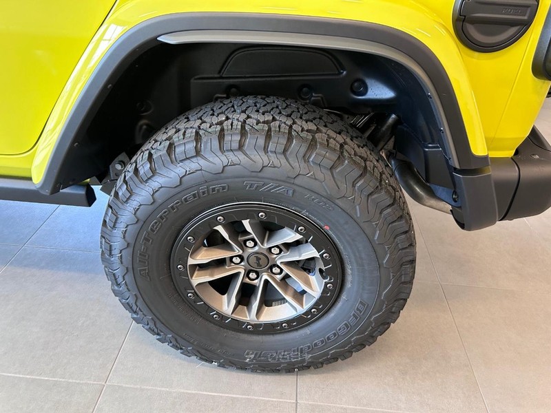 Jeep Wrangler Vehicle Full-screen Gallery Image 7