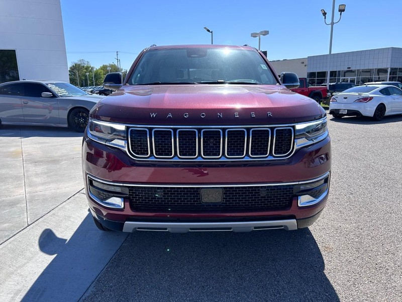 Jeep Wagoneer Vehicle Full-screen Gallery Image 2