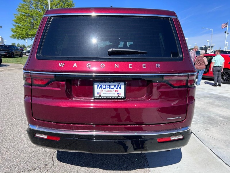 Jeep Wagoneer Vehicle Full-screen Gallery Image 6
