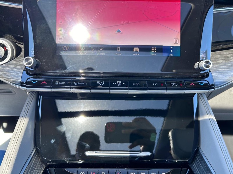 Jeep Wagoneer L Vehicle Full-screen Gallery Image 19