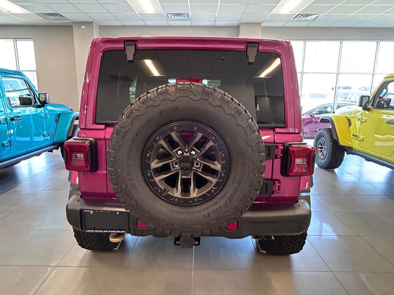 Jeep Wrangler Vehicle Full-screen Gallery Image 5