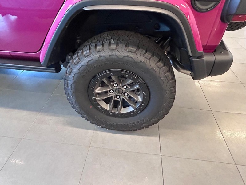 Jeep Wrangler Vehicle Full-screen Gallery Image 7