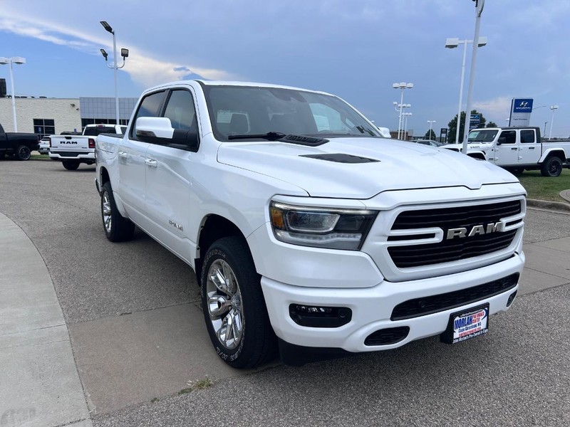 Ram 1500 Vehicle Full-screen Gallery Image 3