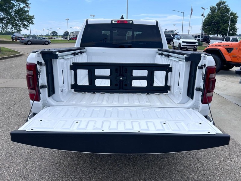 Ram 1500 Vehicle Full-screen Gallery Image 6