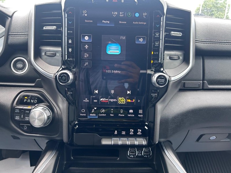 Ram 1500 Vehicle Full-screen Gallery Image 13