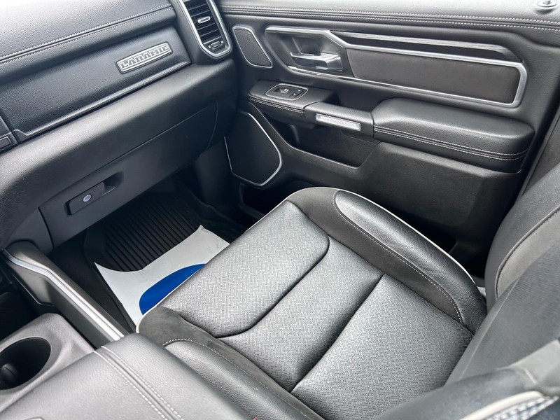 Ram 1500 Vehicle Full-screen Gallery Image 16