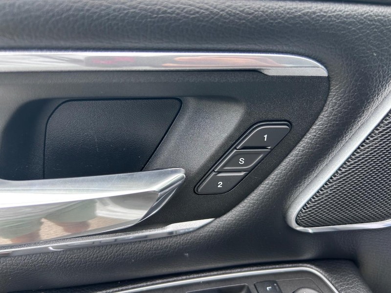 Ram 1500 Vehicle Full-screen Gallery Image 18