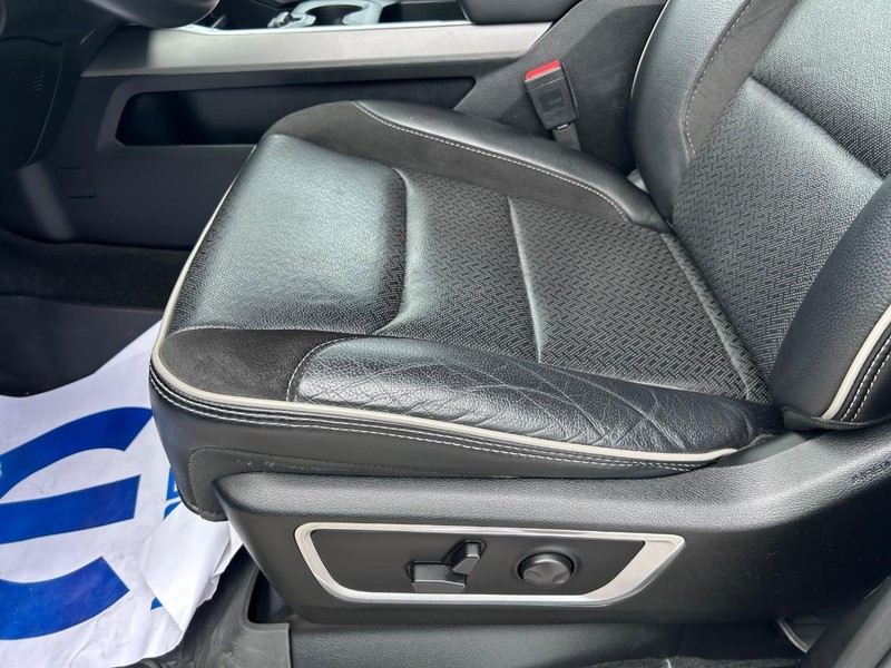 Ram 1500 Vehicle Full-screen Gallery Image 19