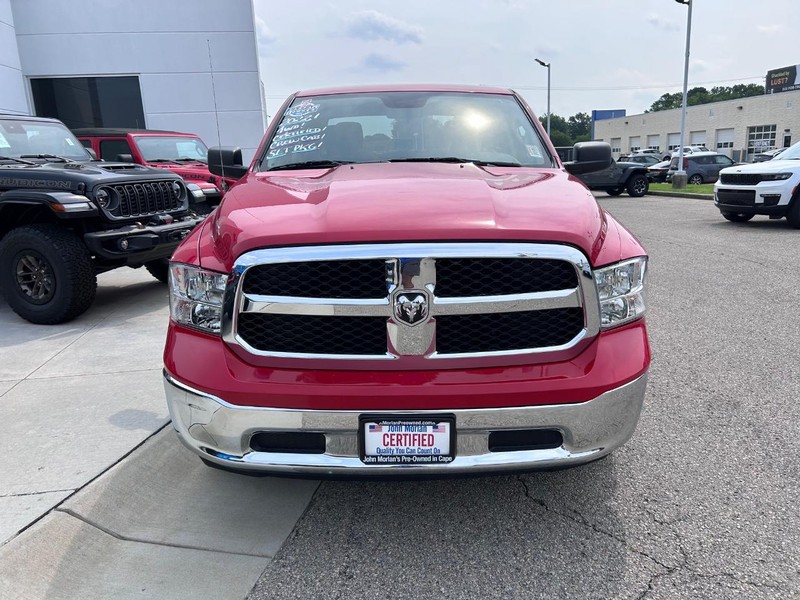 Ram 1500 Classic Vehicle Full-screen Gallery Image 2