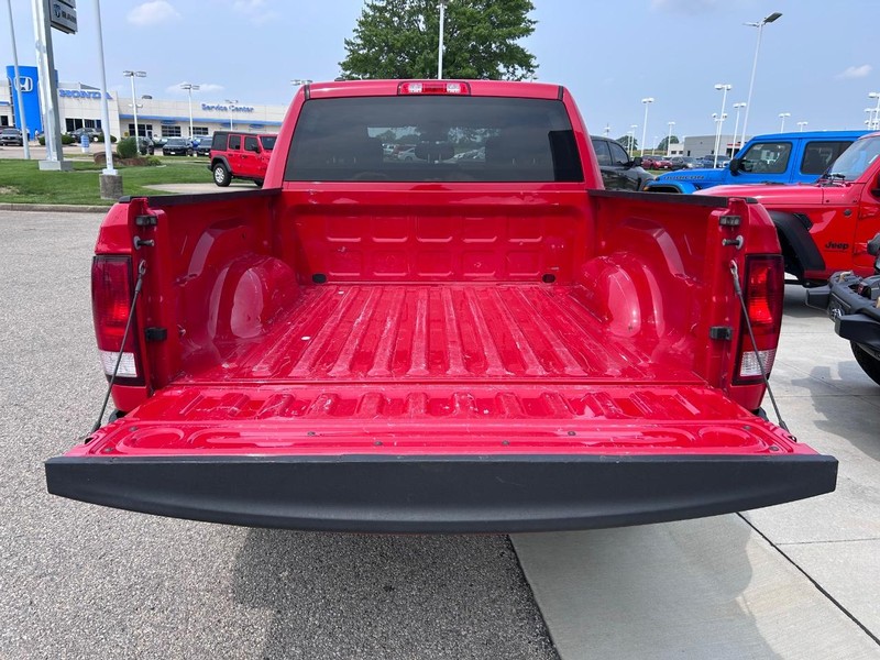 Ram 1500 Classic Vehicle Full-screen Gallery Image 6