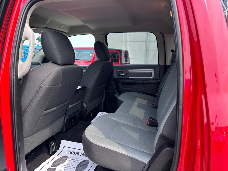 Ram 1500 Classic Vehicle Full-screen Gallery Image 8