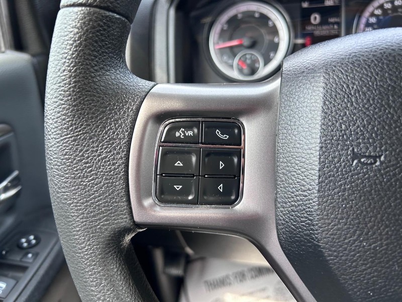 Ram 1500 Classic Vehicle Full-screen Gallery Image 11