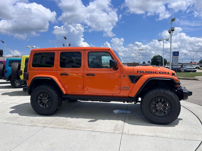 Jeep Wrangler Vehicle Full-screen Gallery Image 4