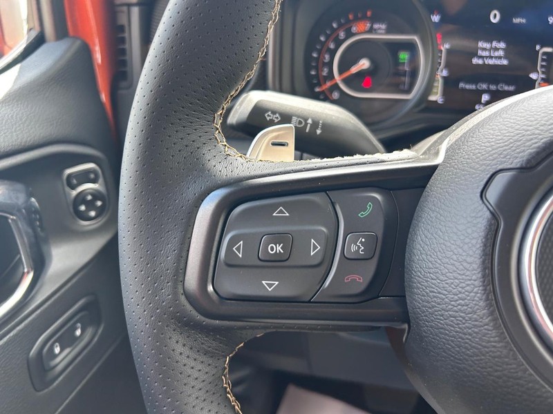 Jeep Wrangler Vehicle Full-screen Gallery Image 12