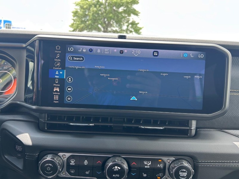 Jeep Wrangler Vehicle Full-screen Gallery Image 14