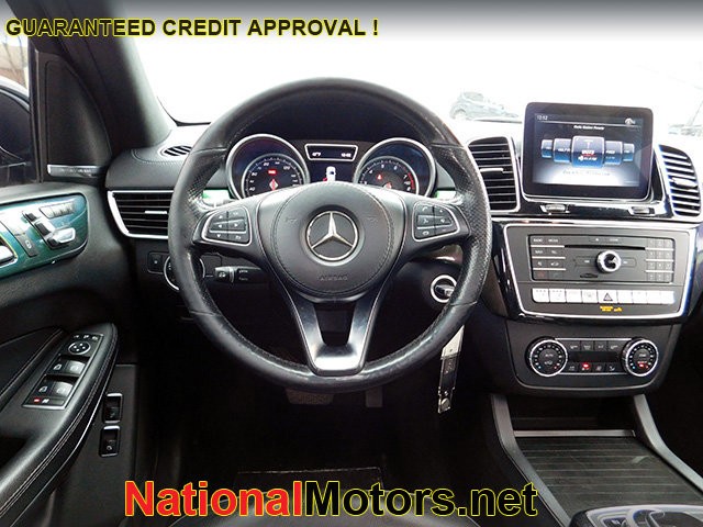 Mercedes-Benz GLS Vehicle Image 16