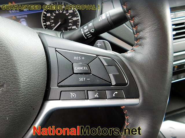 Nissan Altima Vehicle Image 18