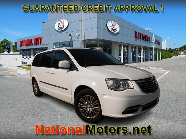 Chrysler Town & Country Touring-L - Ellicott City MD